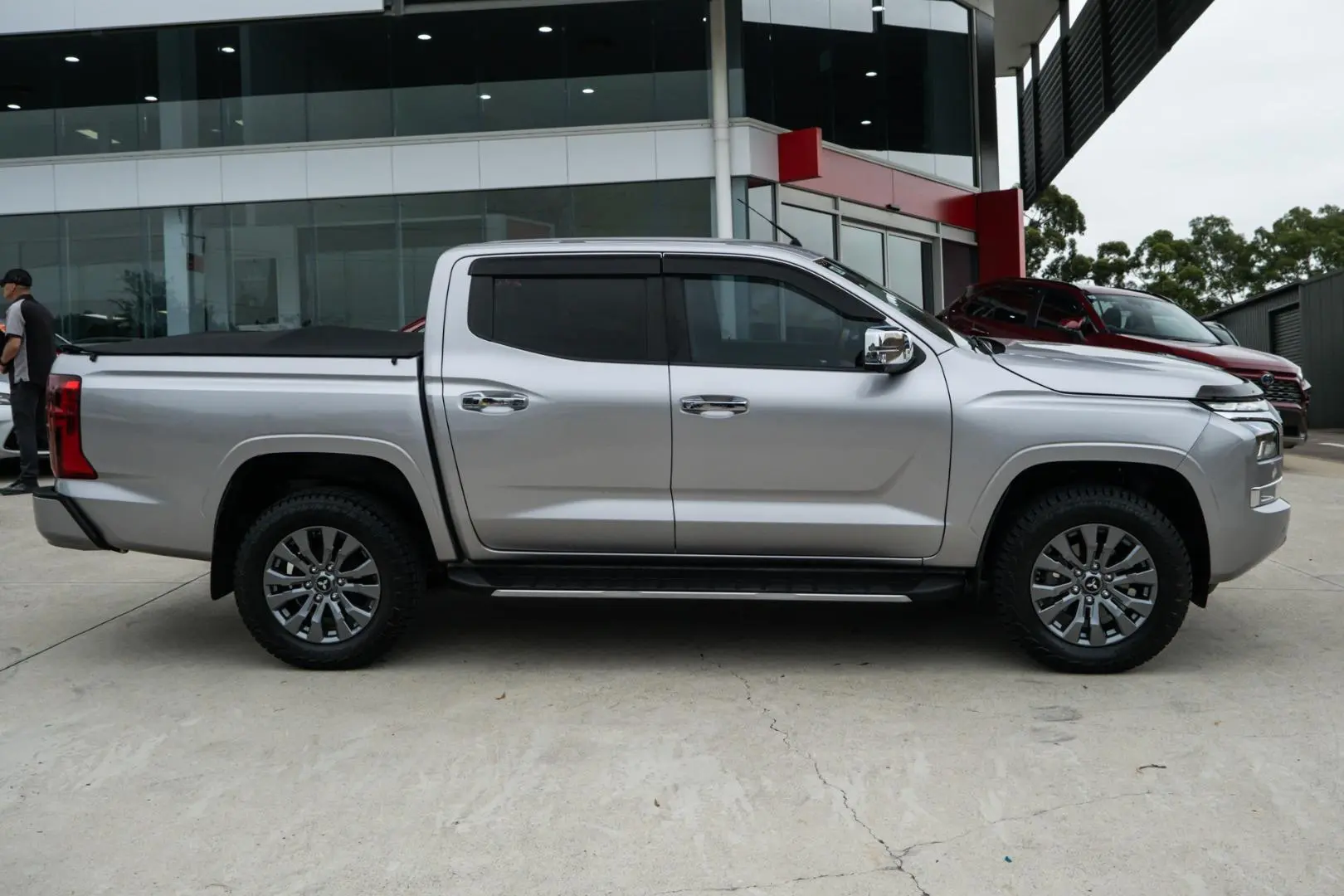 2024 Mitsubishi Triton Gallery Image 3