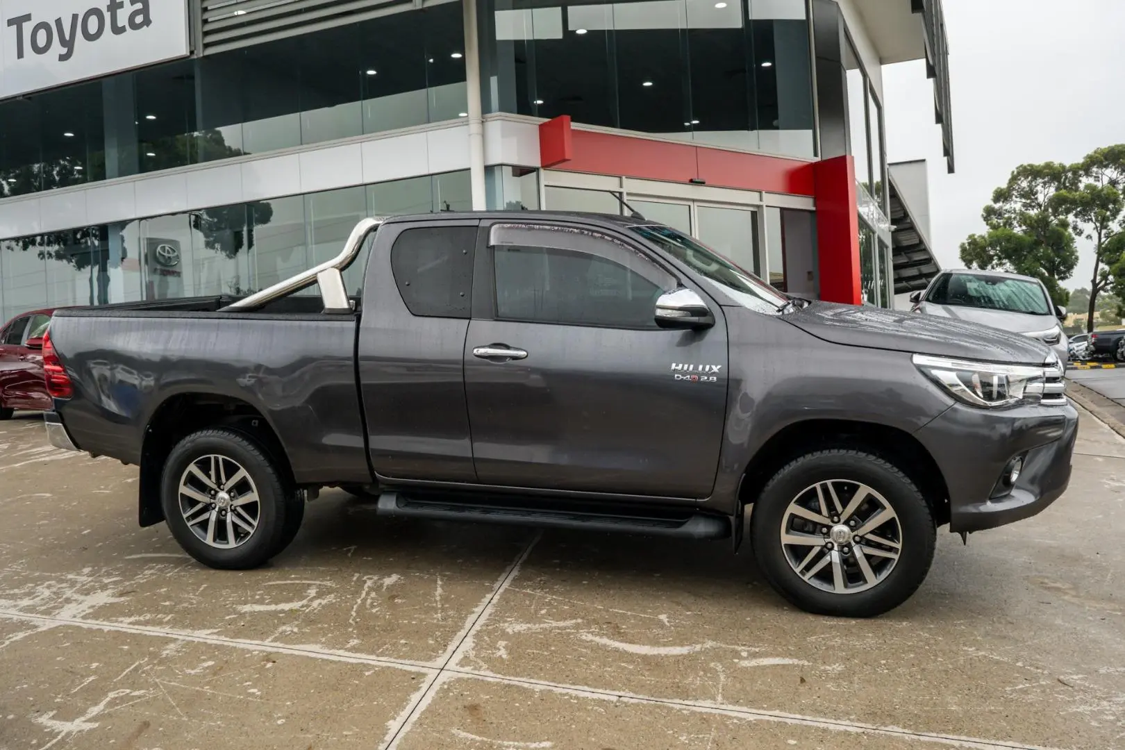 2017 Toyota Hilux Gallery Image 3