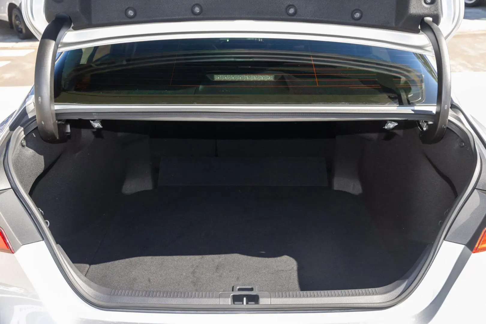 2019 Toyota Camry Gallery Image 19