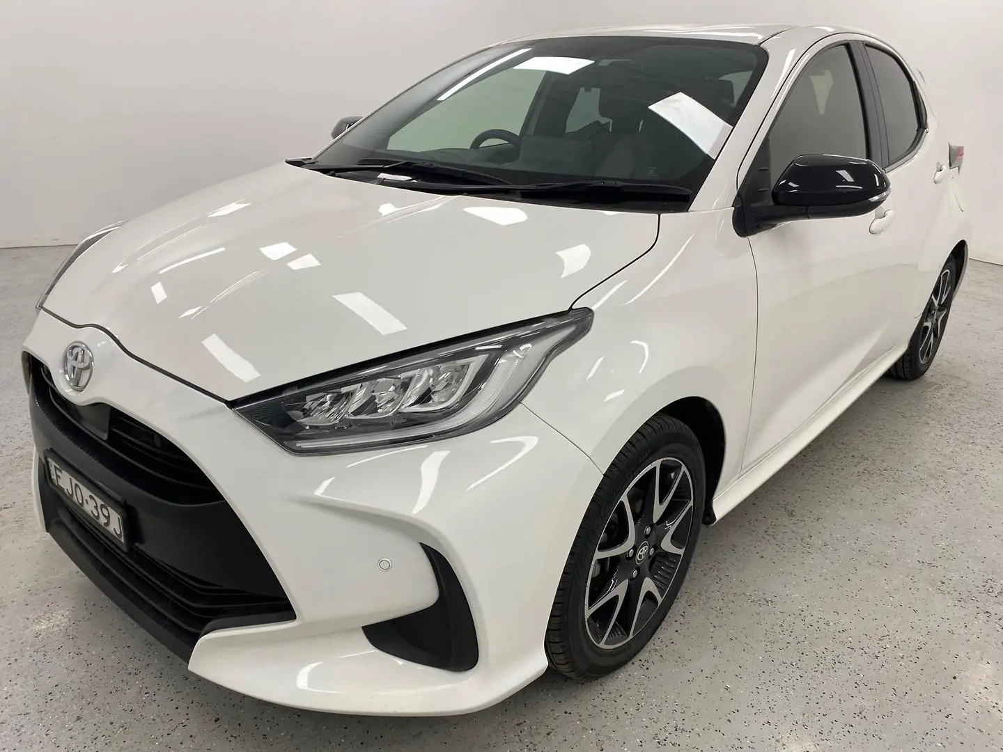 2020 Toyota Yaris Gallery Image 7