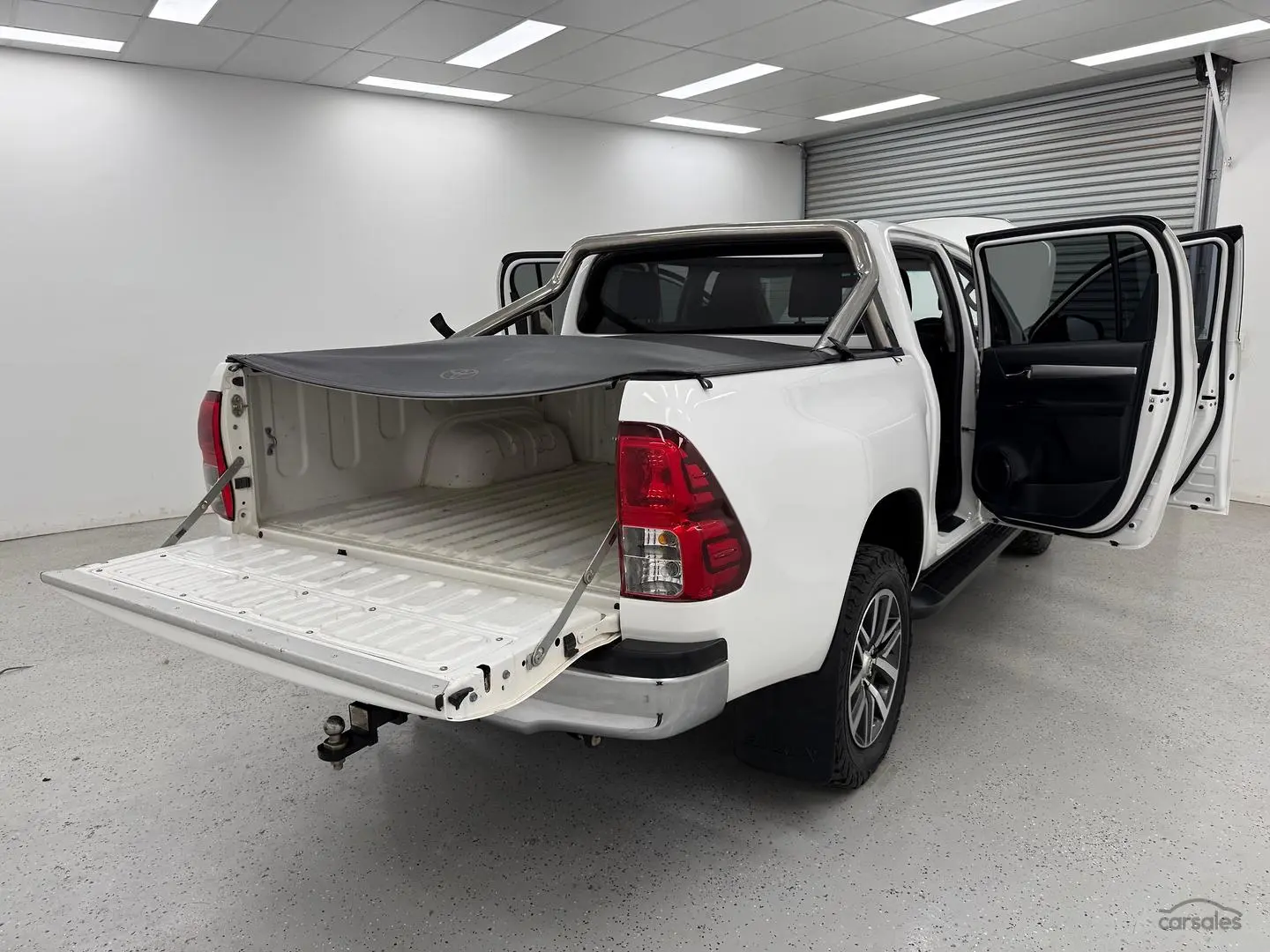 2017 Toyota Hilux Gallery Image 17
