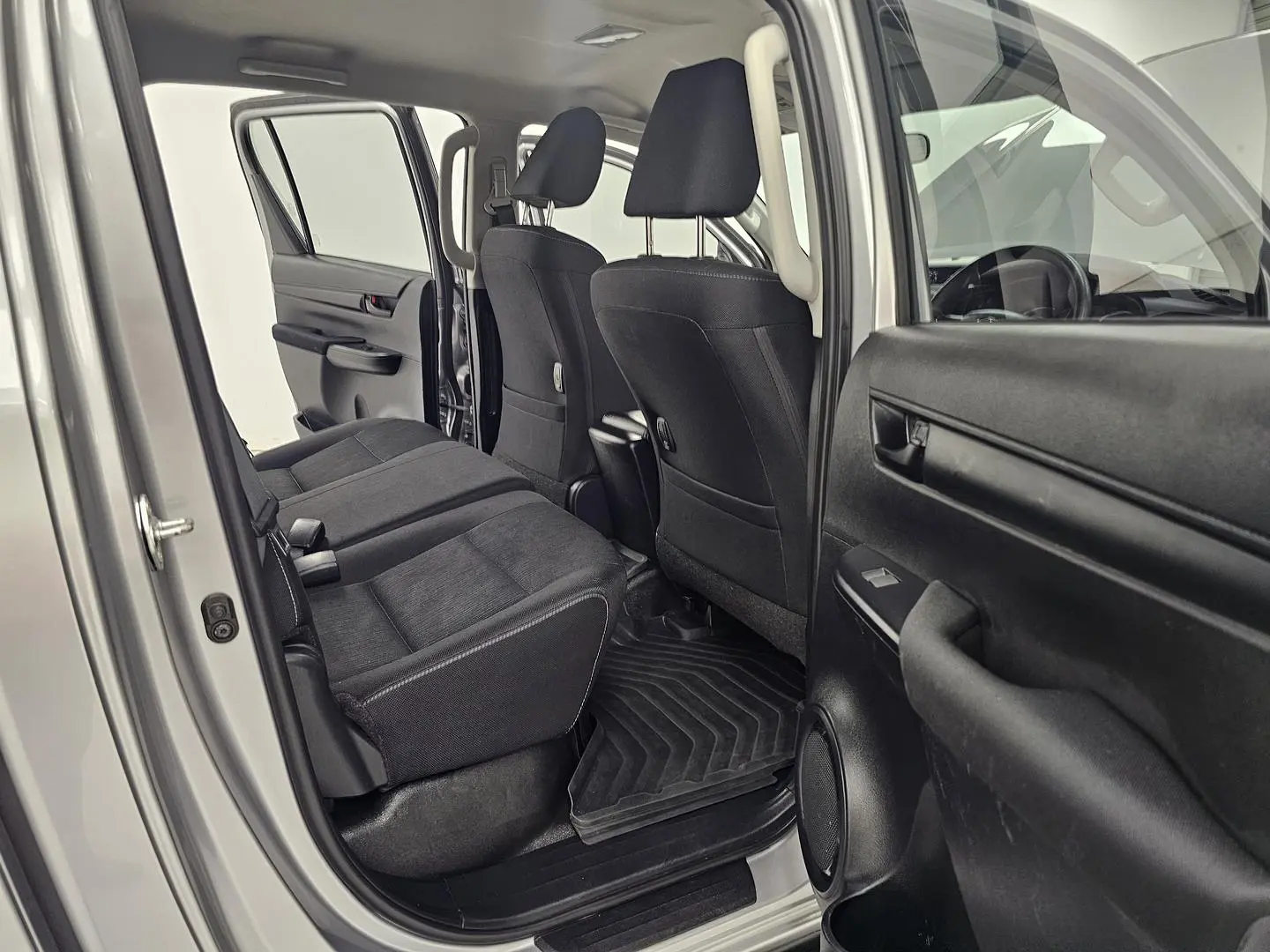 2022 Toyota Hilux Gallery Image 20