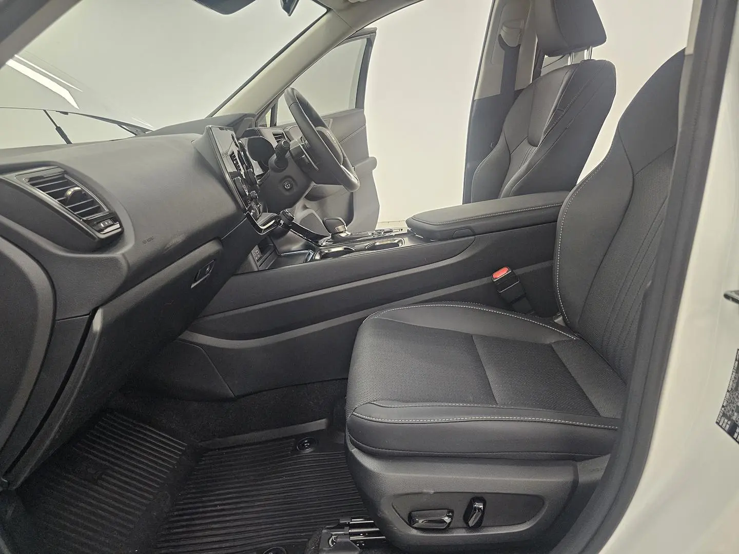 2025 Lexus NX Gallery Image 12