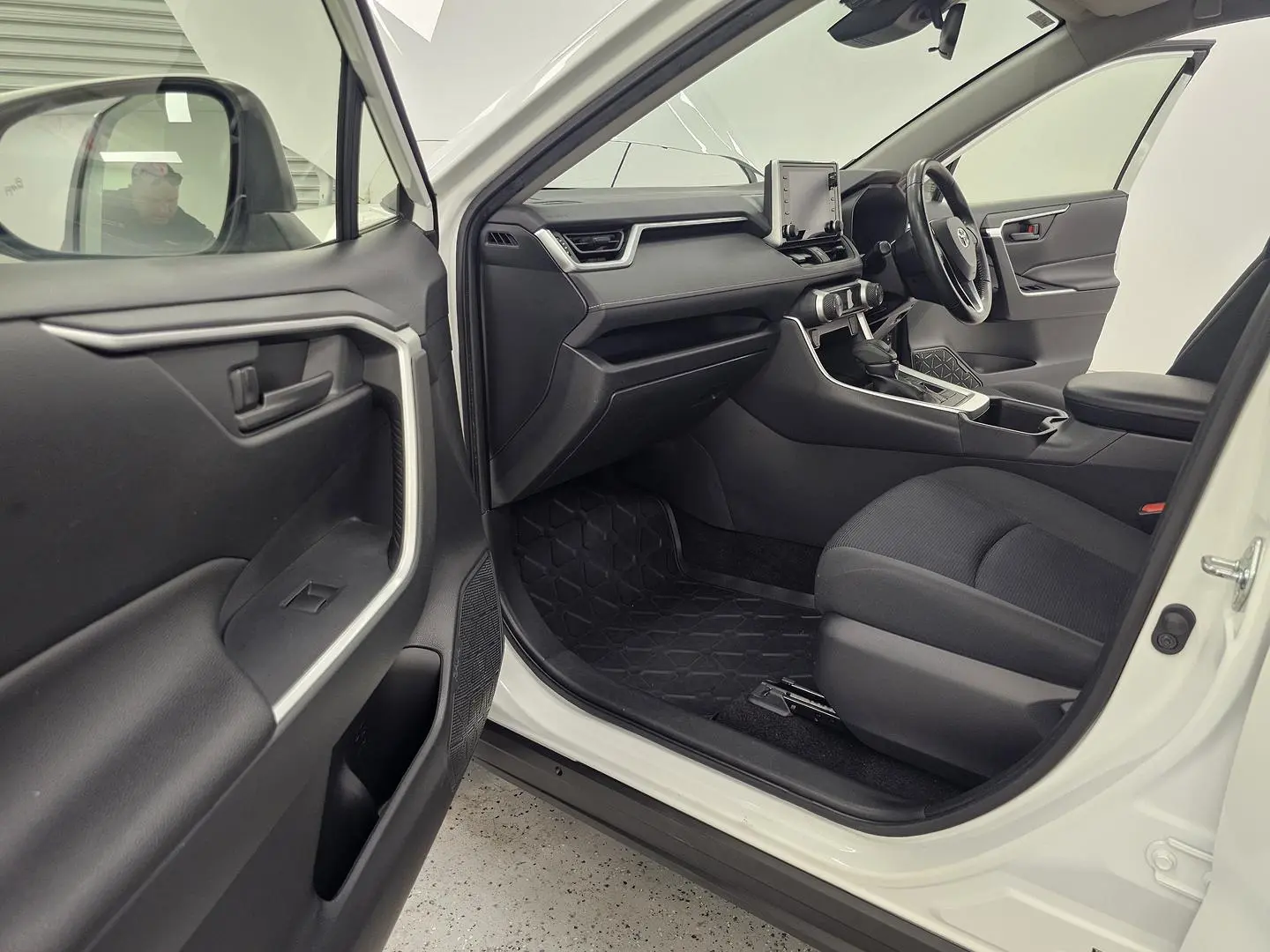 2022 Toyota RAV4 Gallery Image 11