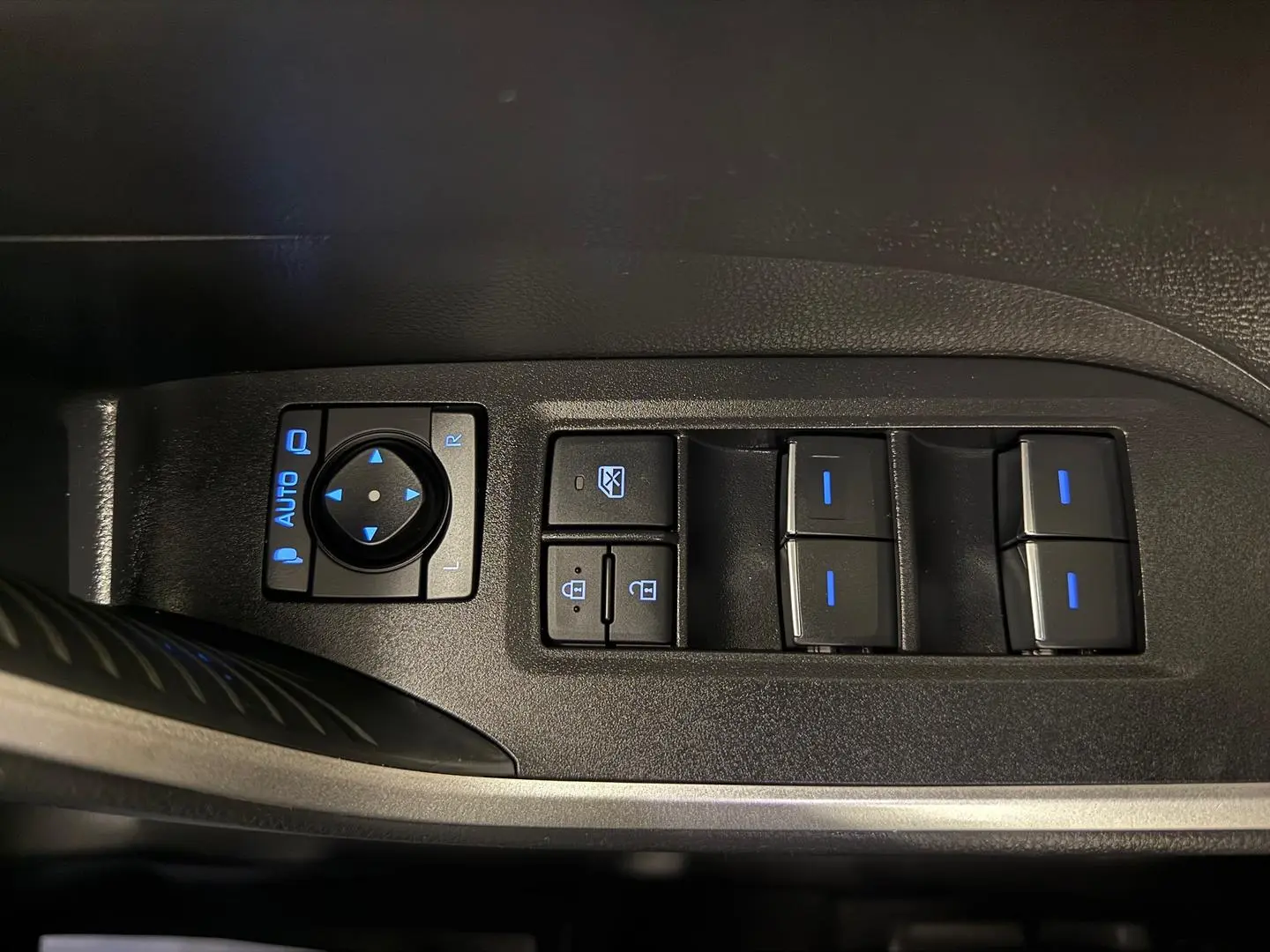 2022 Toyota RAV4 Gallery Image 34