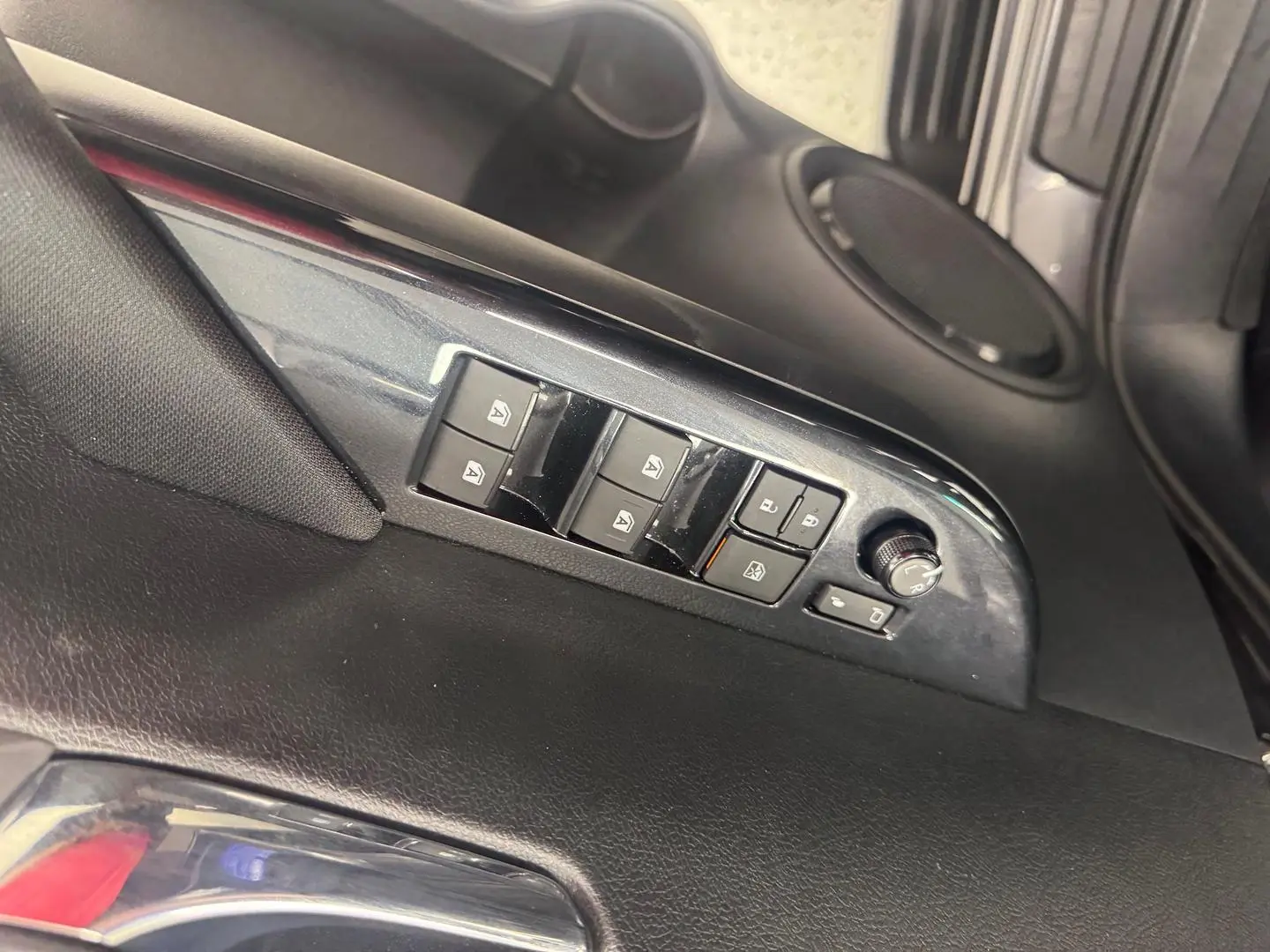 2025 Toyota Hilux Gallery Image 16