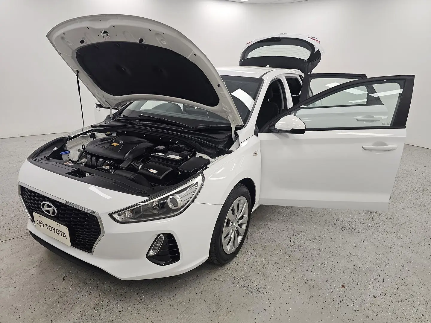 2020 Hyundai i30 Gallery Image 8