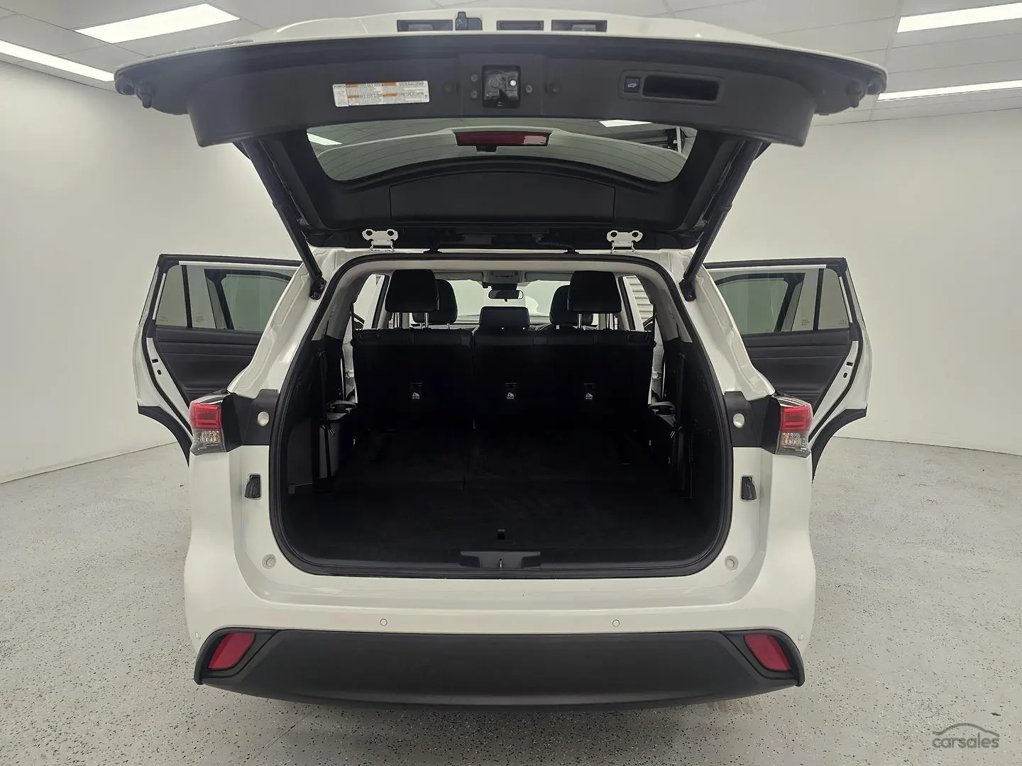 2021 Toyota Kluger Gallery Image 16