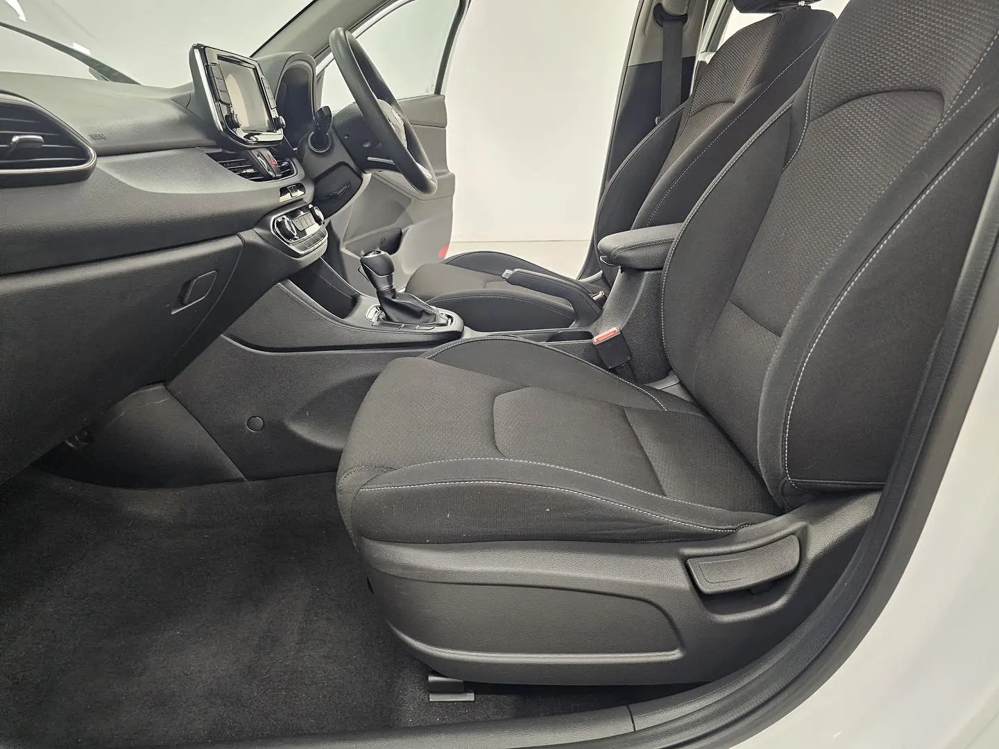 2020 Hyundai i30 Gallery Image 12