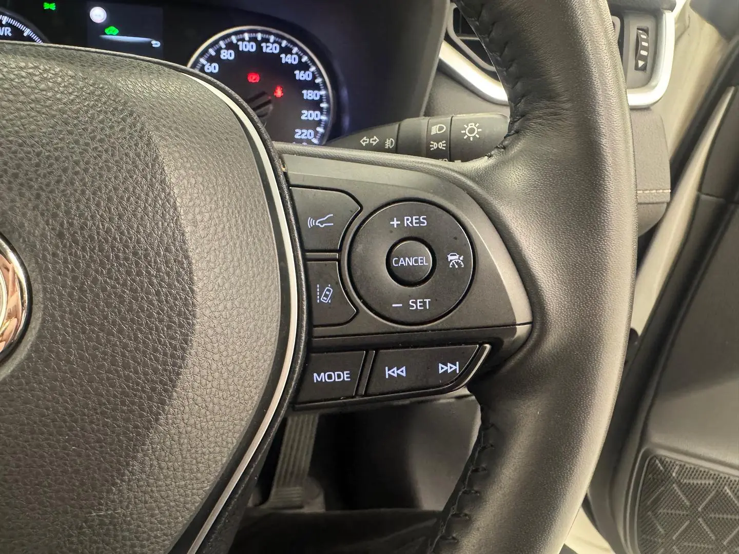 2022 Toyota RAV4 Gallery Image 18