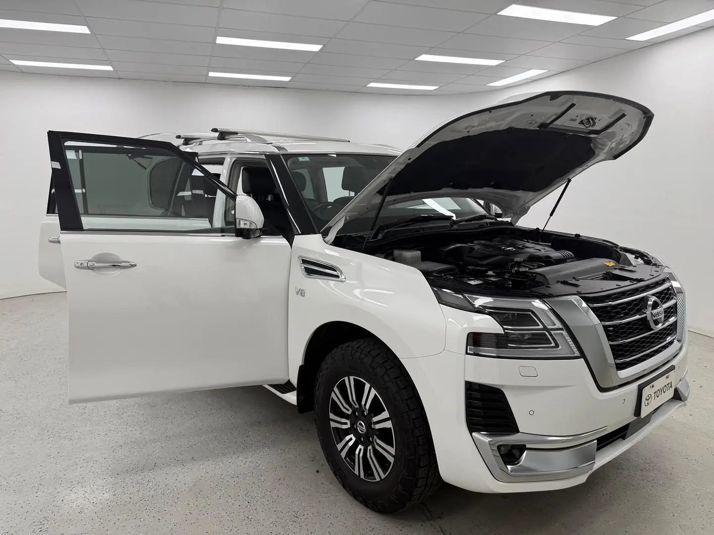 2020 Nissan Patrol Gallery Image 24