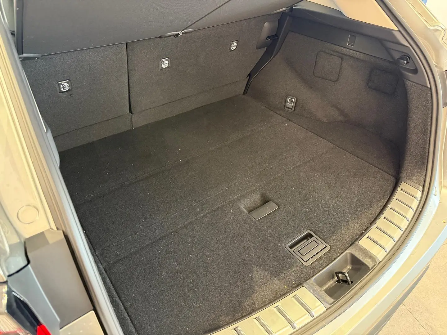 2025 Lexus NX Gallery Image 14