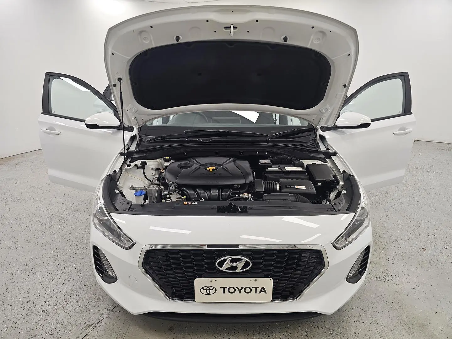 2020 Hyundai i30 Gallery Image 24