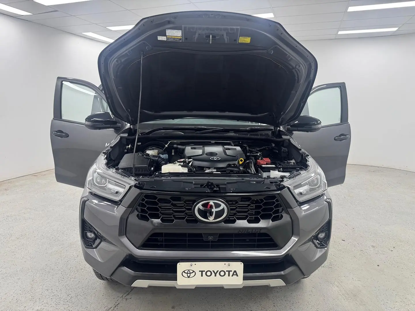 2025 Toyota Hilux Gallery Image 13