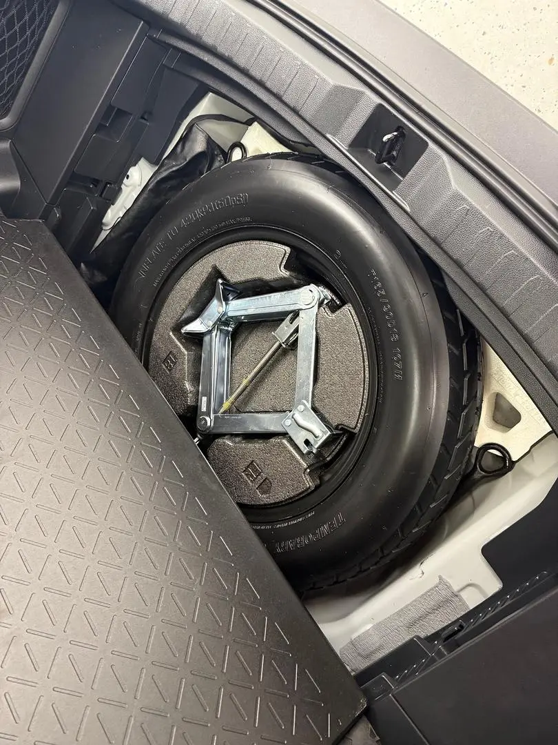 2022 Toyota RAV4 Gallery Image 16