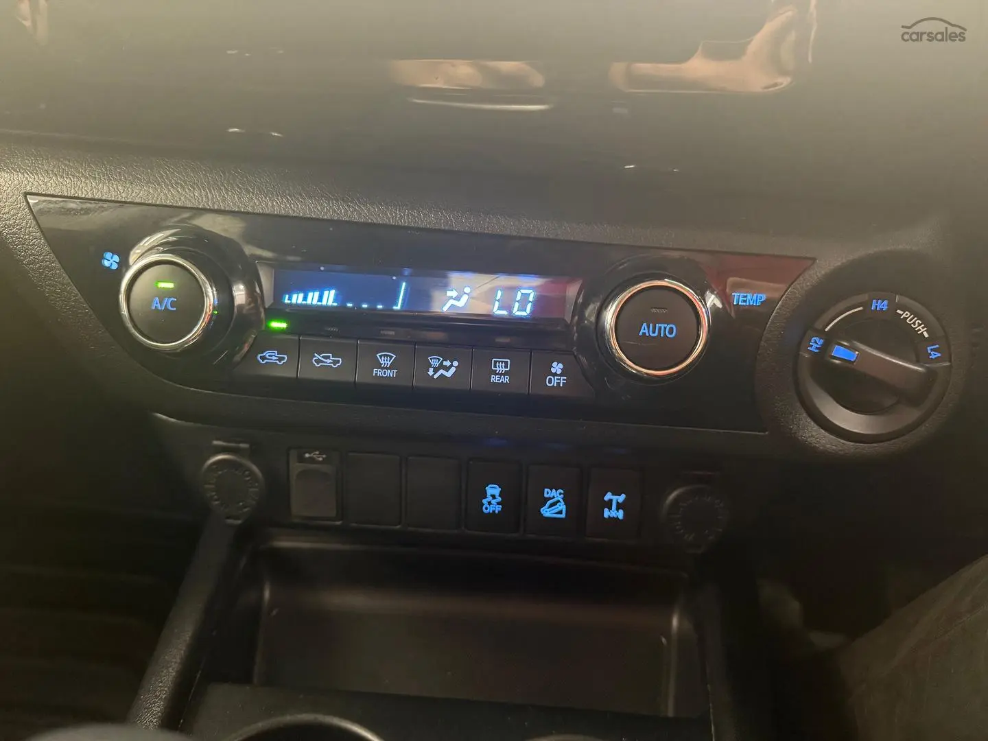 2017 Toyota Hilux Gallery Image 31