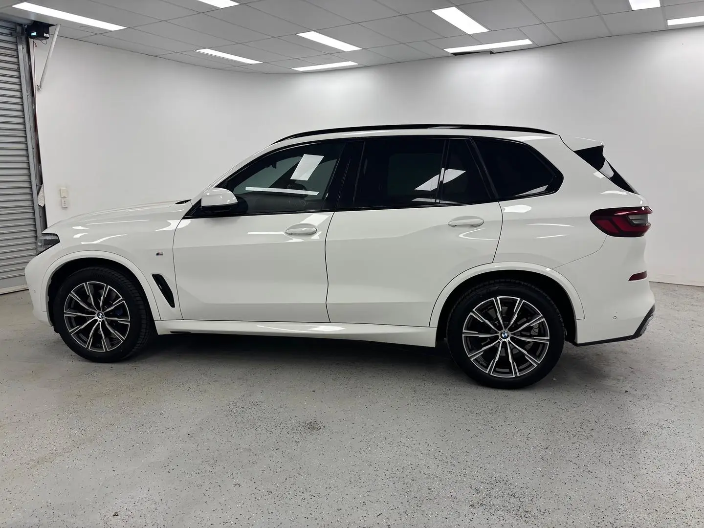 2021 BMW X5 Gallery Image 3
