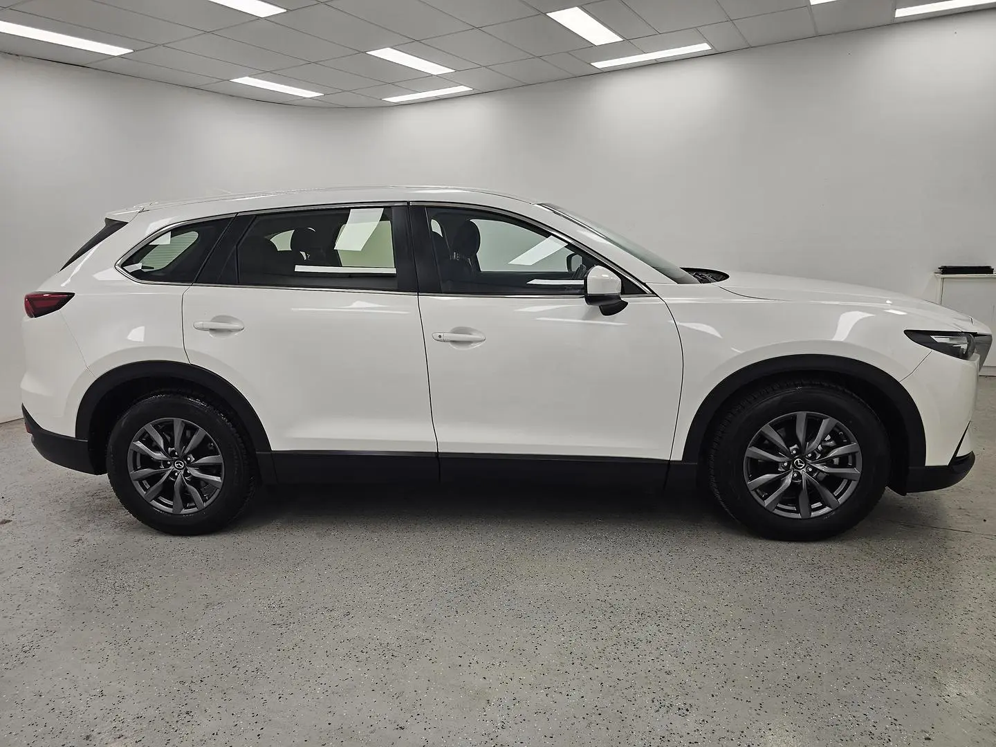 2022 Mazda CX-9 Gallery Image 2