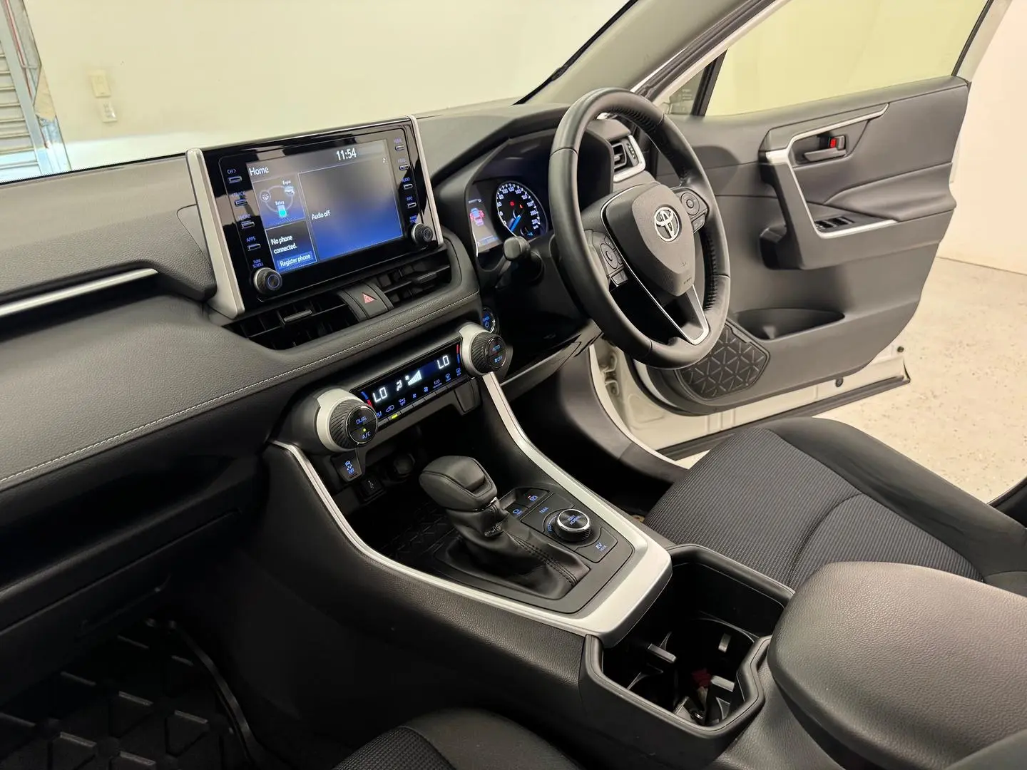 2022 Toyota RAV4 Gallery Image 29