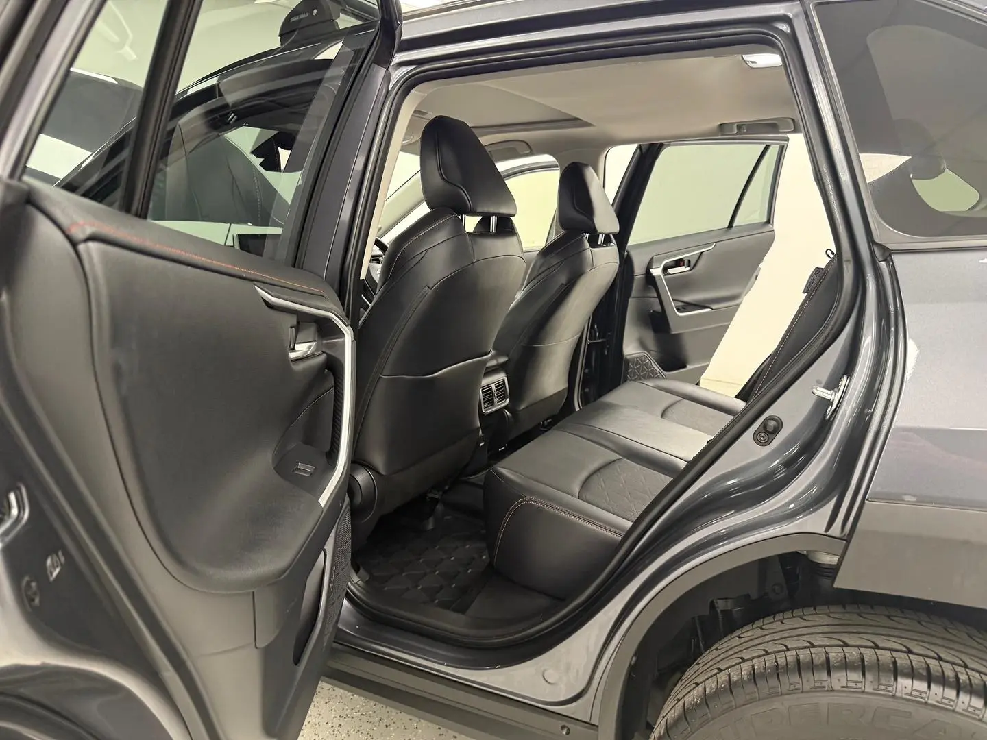 2022 Toyota RAV4 Gallery Image 12