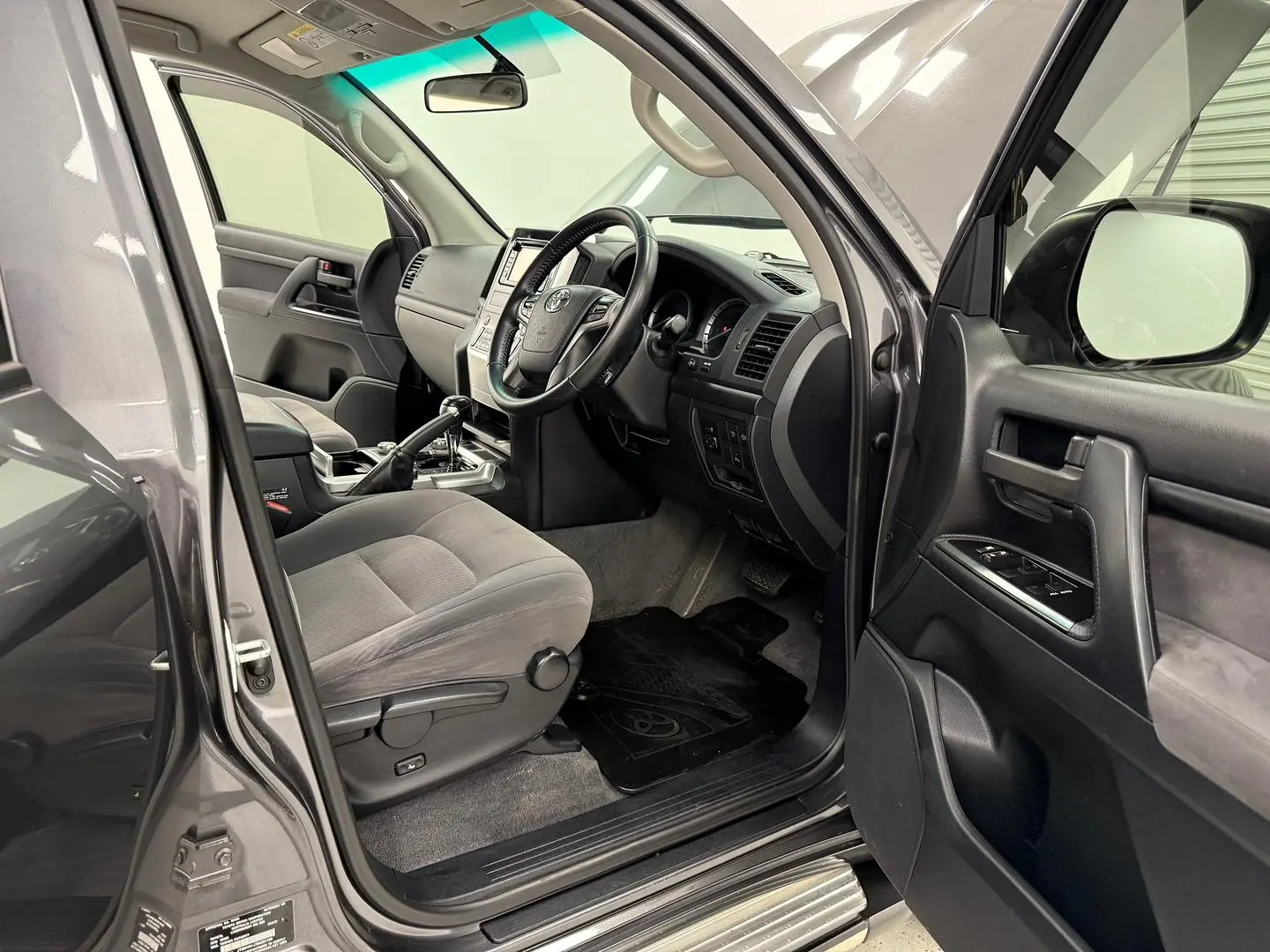 2019 Toyota Landcruiser Gallery Image 21
