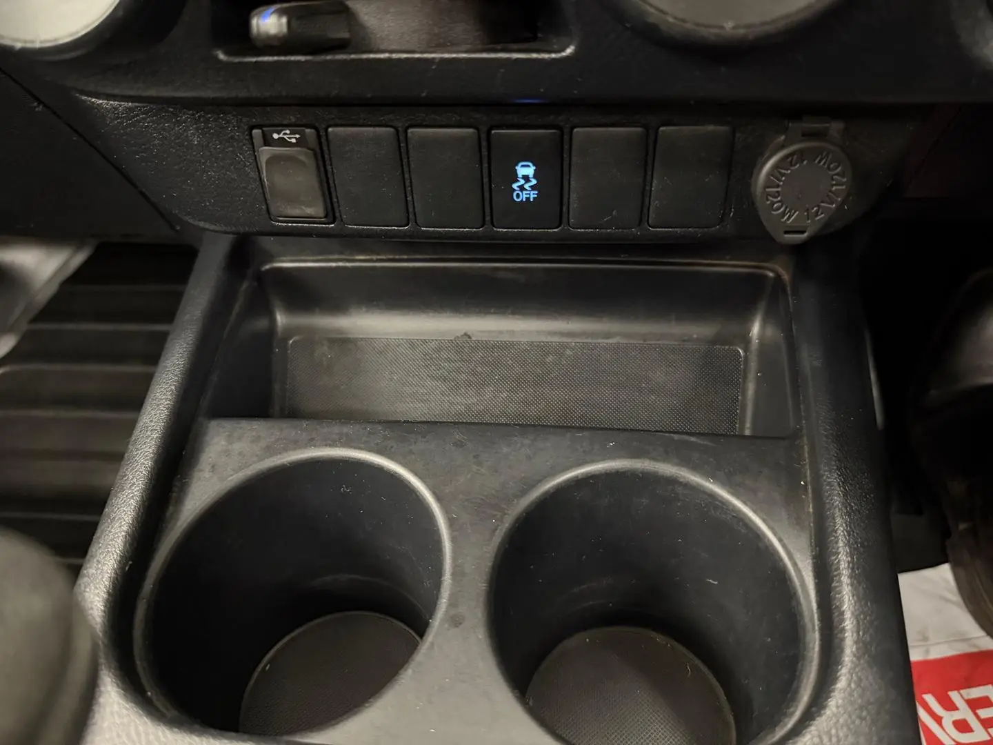 2020 Toyota Hilux Gallery Image 28