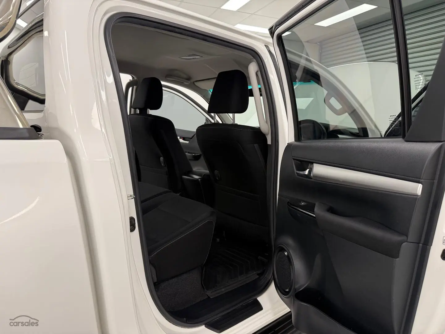 2017 Toyota Hilux Gallery Image 18