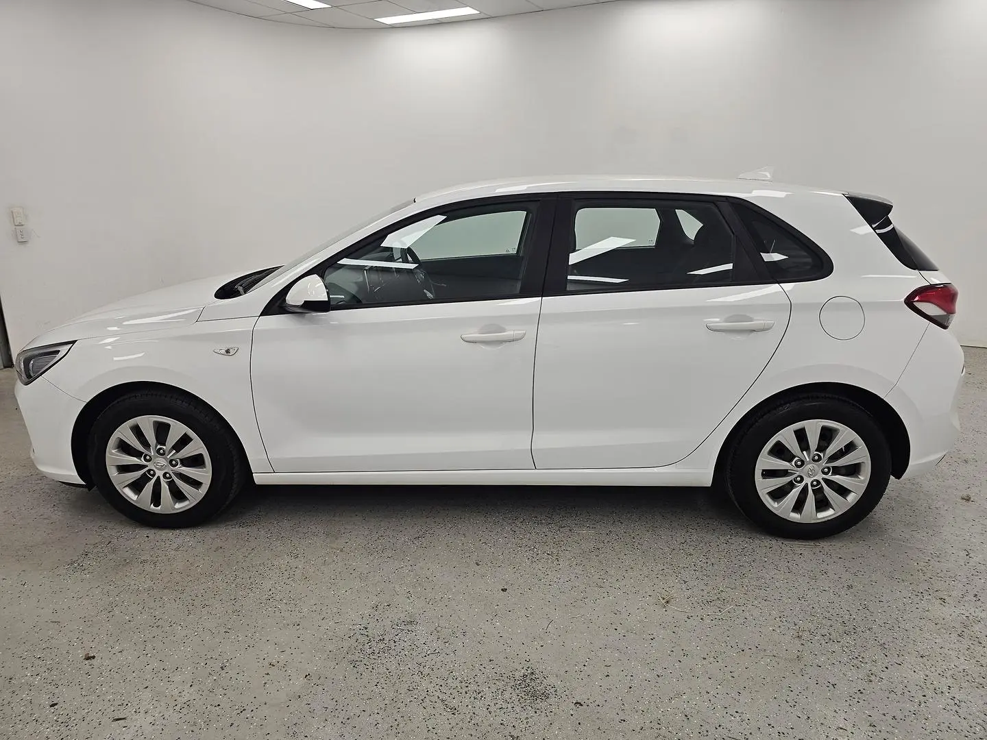 2020 Hyundai i30 Gallery Image 6