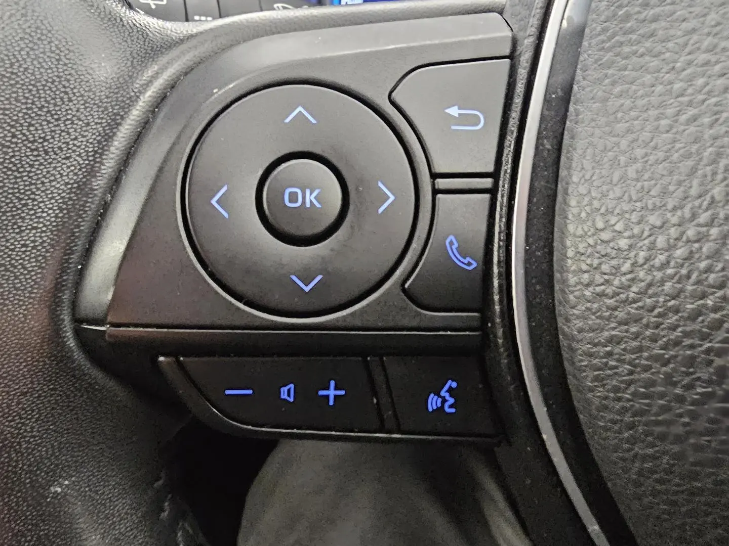 2022 Toyota RAV4 Gallery Image 36