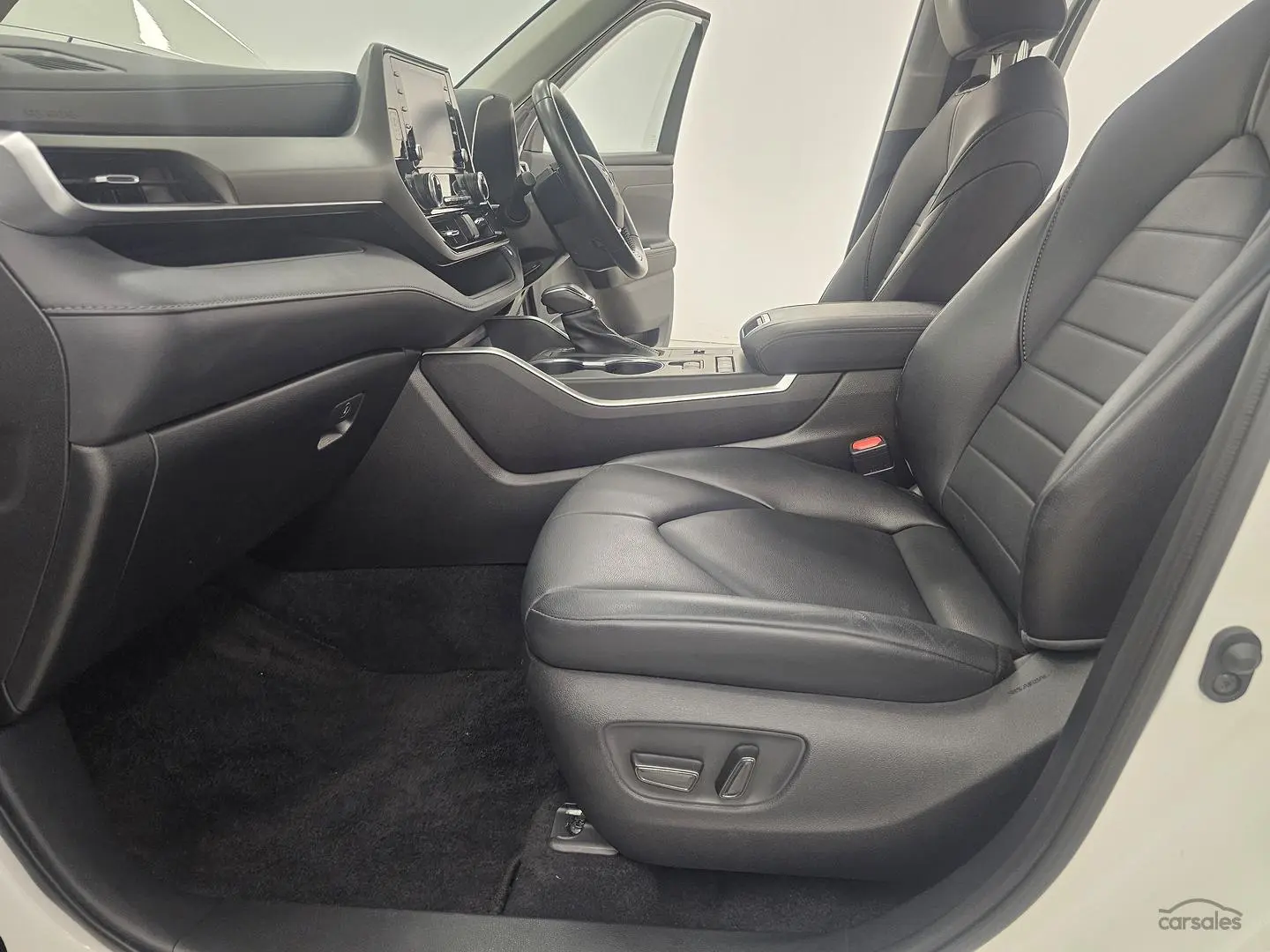 2021 Toyota Kluger Gallery Image 12