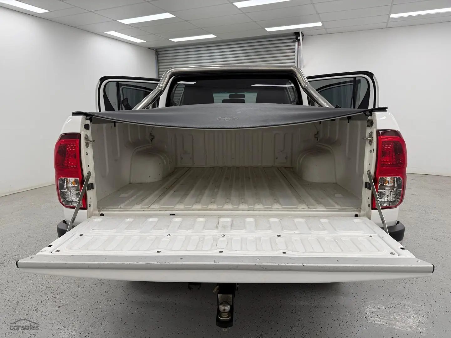 2017 Toyota Hilux Gallery Image 16