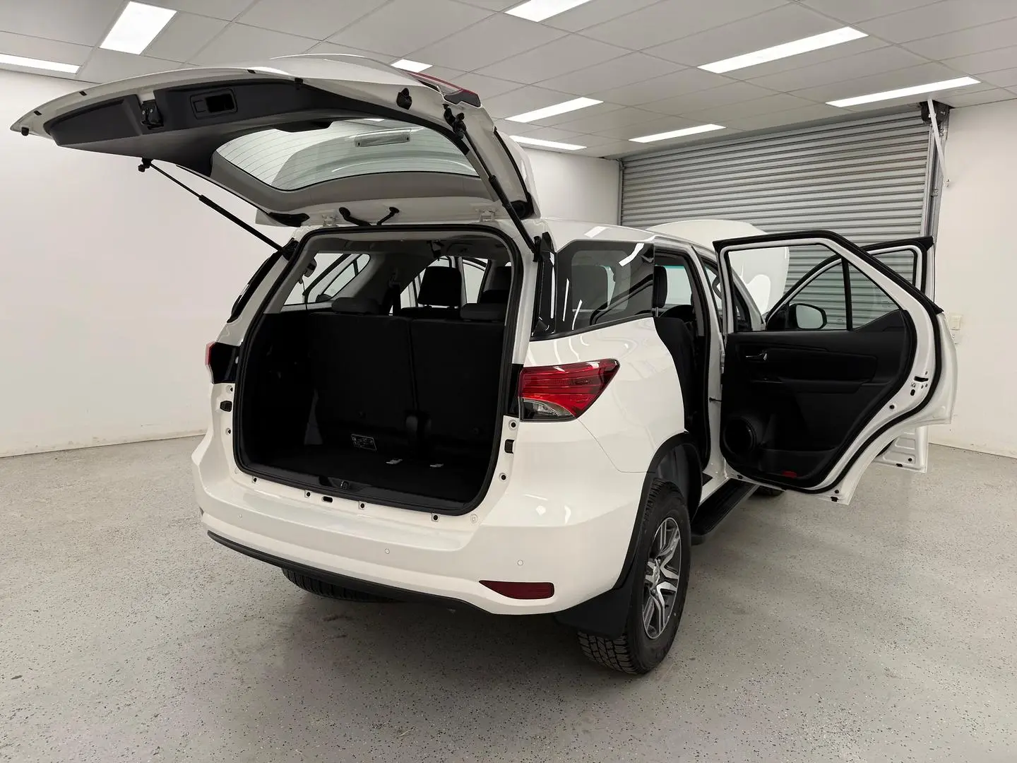 2024 Toyota Fortuner Gallery Image 17