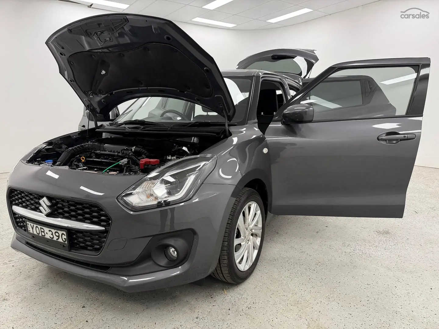 2023 Suzuki Swift Gallery Image 8