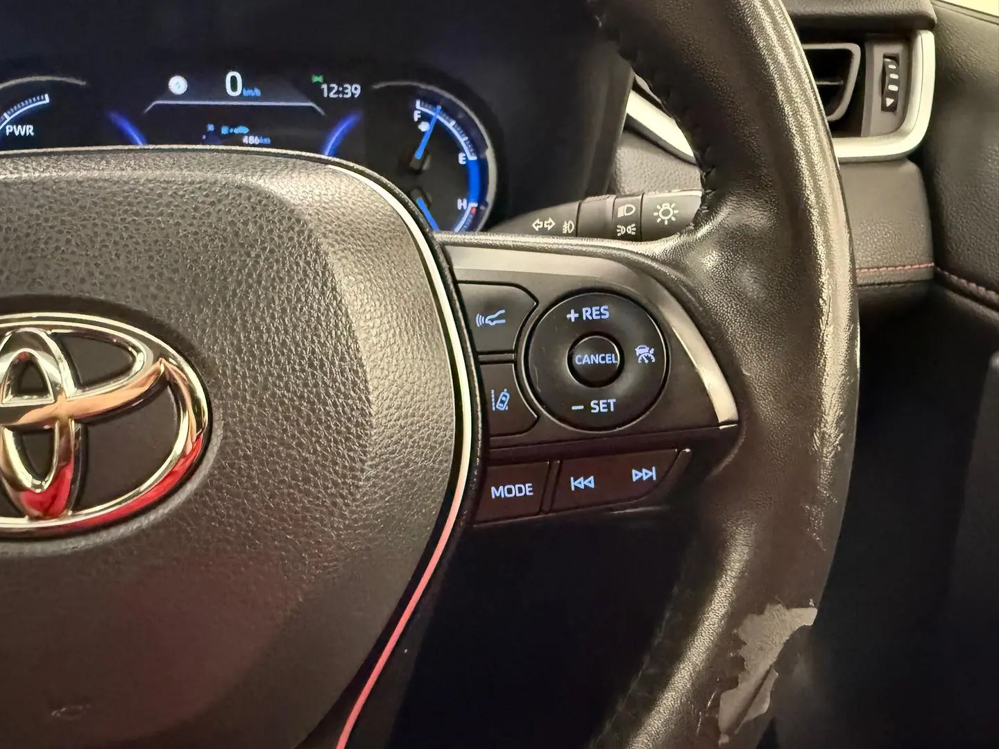 2022 Toyota RAV4 Gallery Image 31