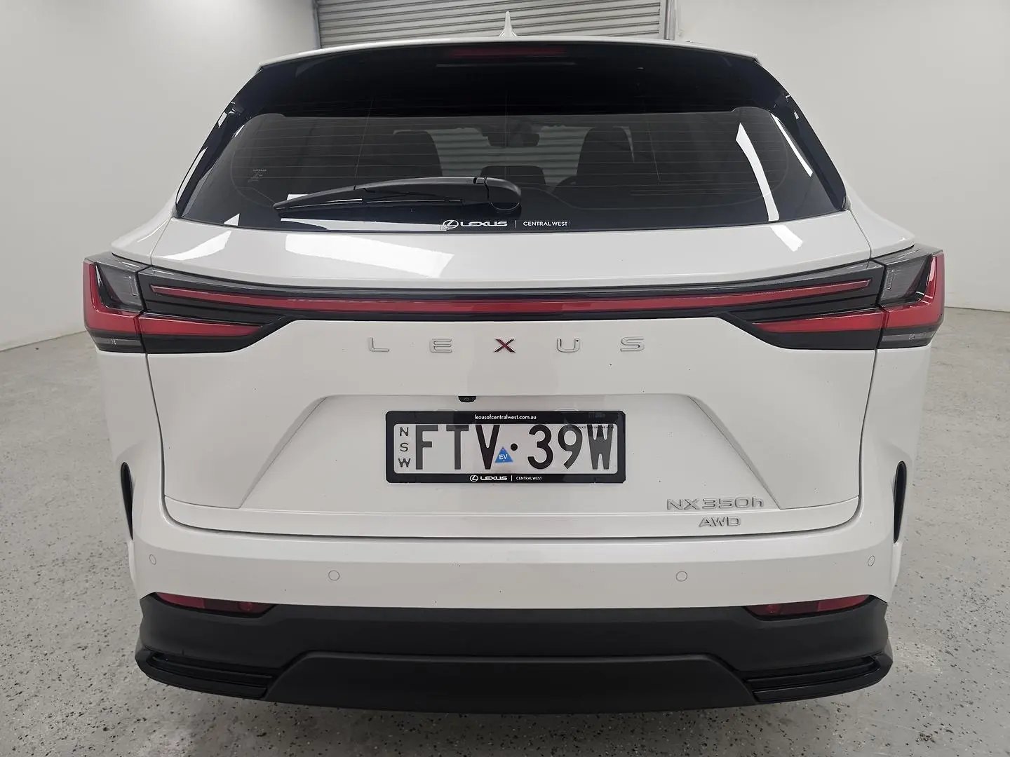 2025 Lexus NX Gallery Image 4