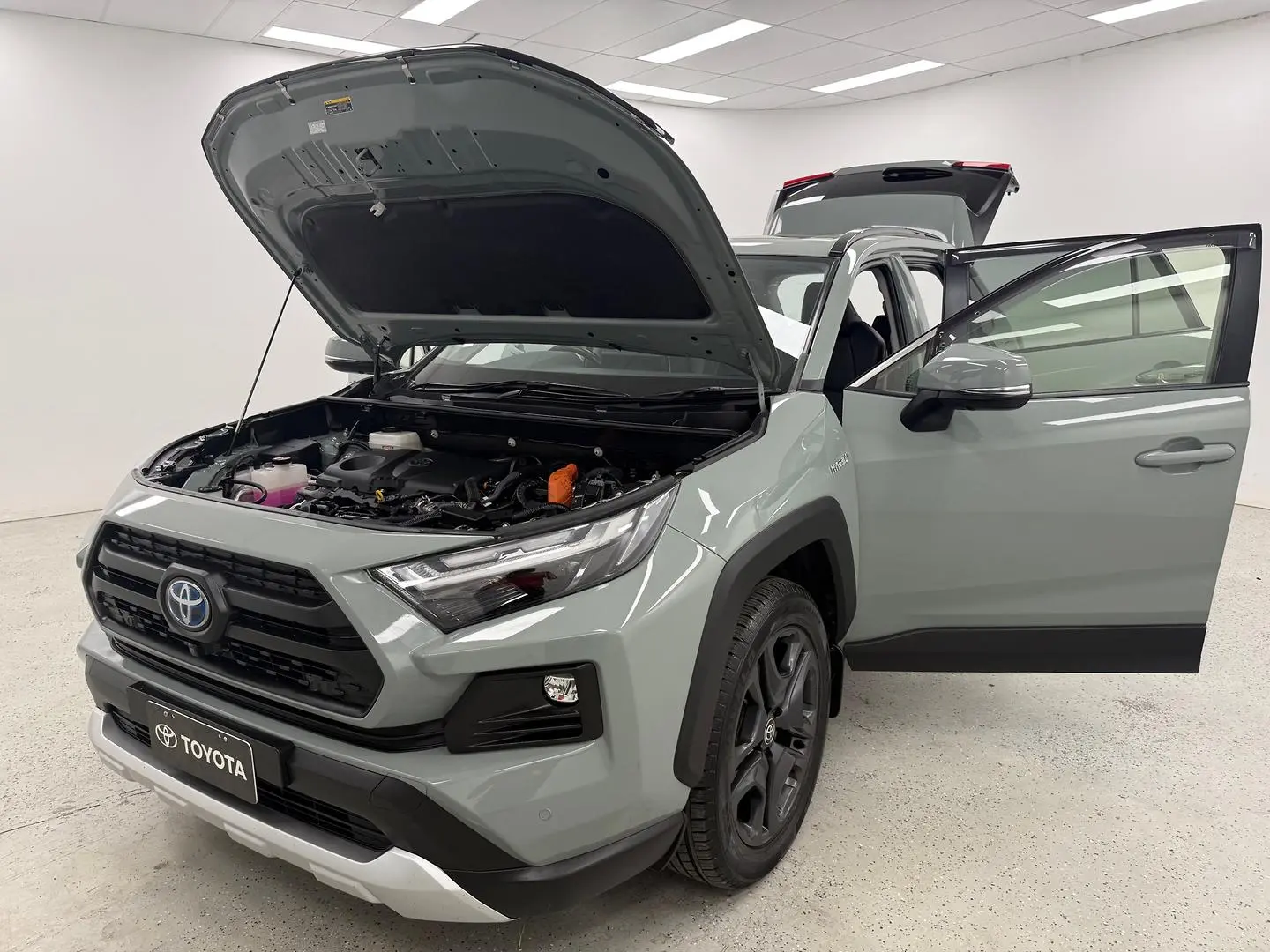 2022 Toyota RAV4 Gallery Image 8