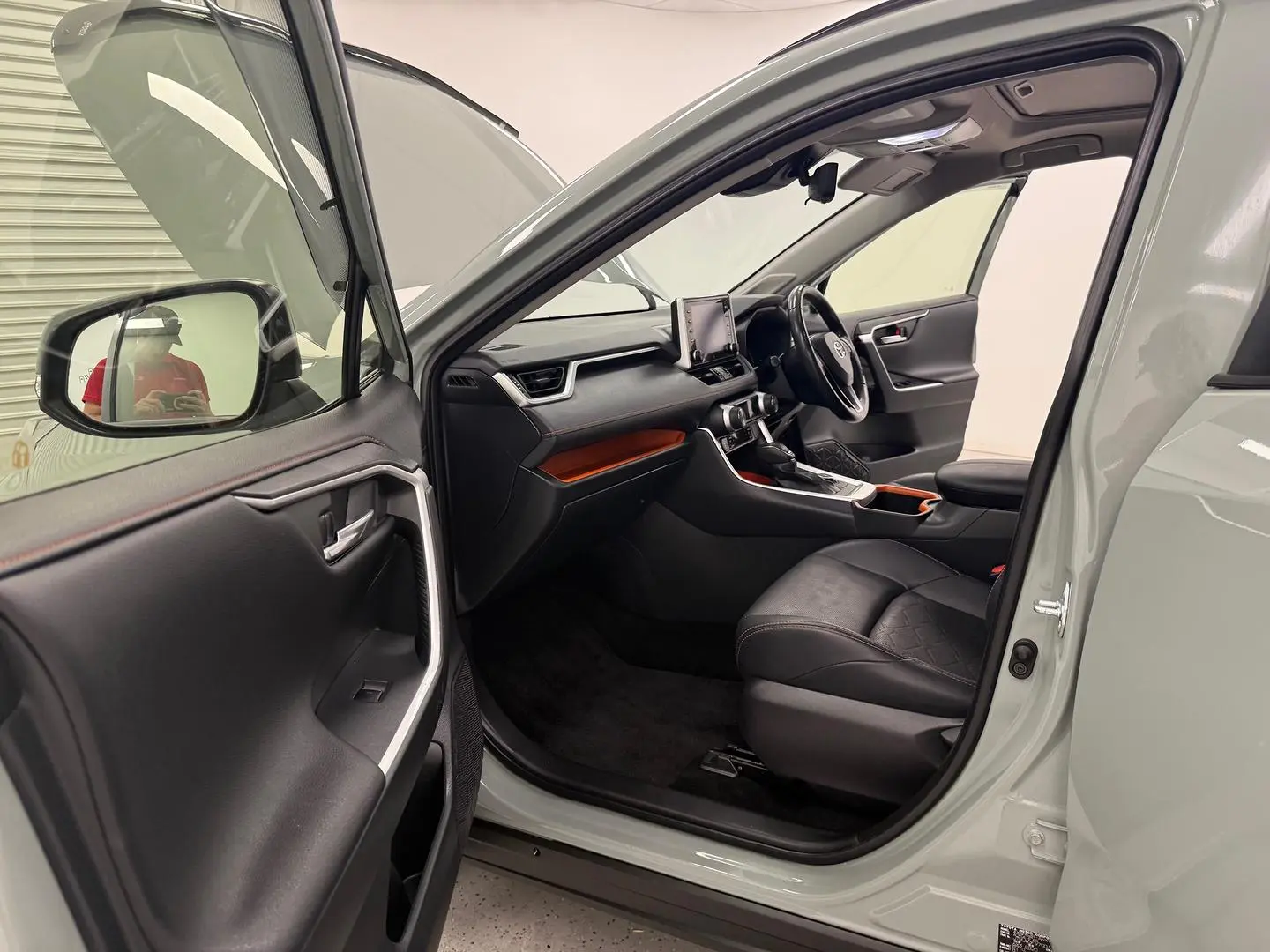 2022 Toyota RAV4 Gallery Image 10