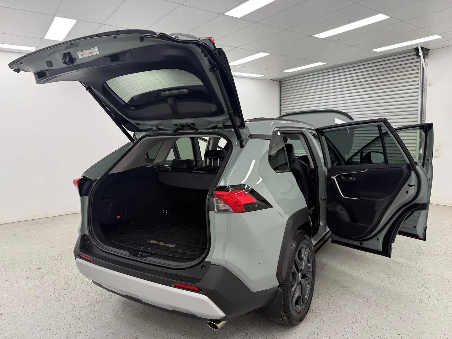 2022 Toyota RAV4 Gallery Image 19