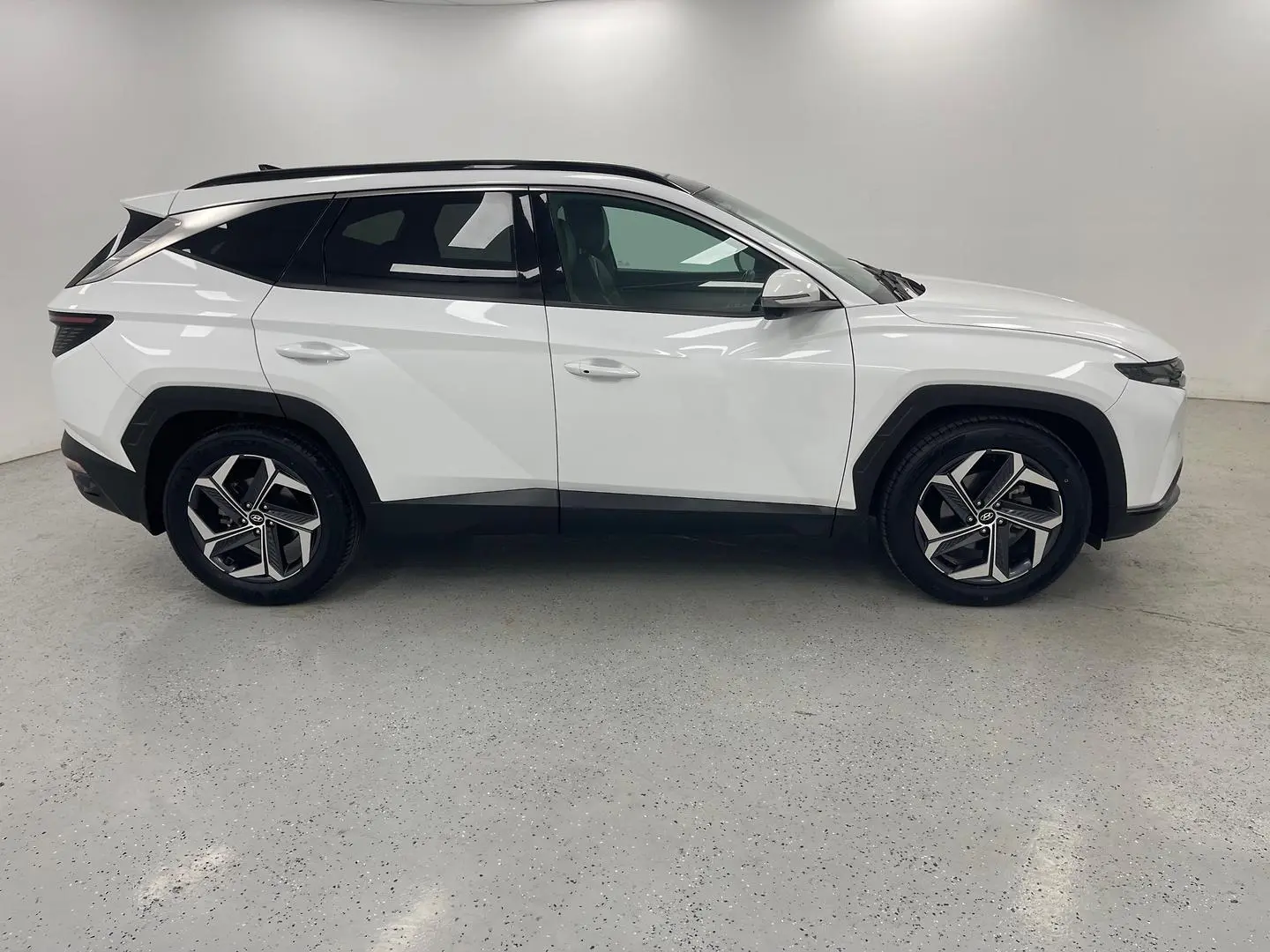 2021 Hyundai Tucson Gallery Image 2