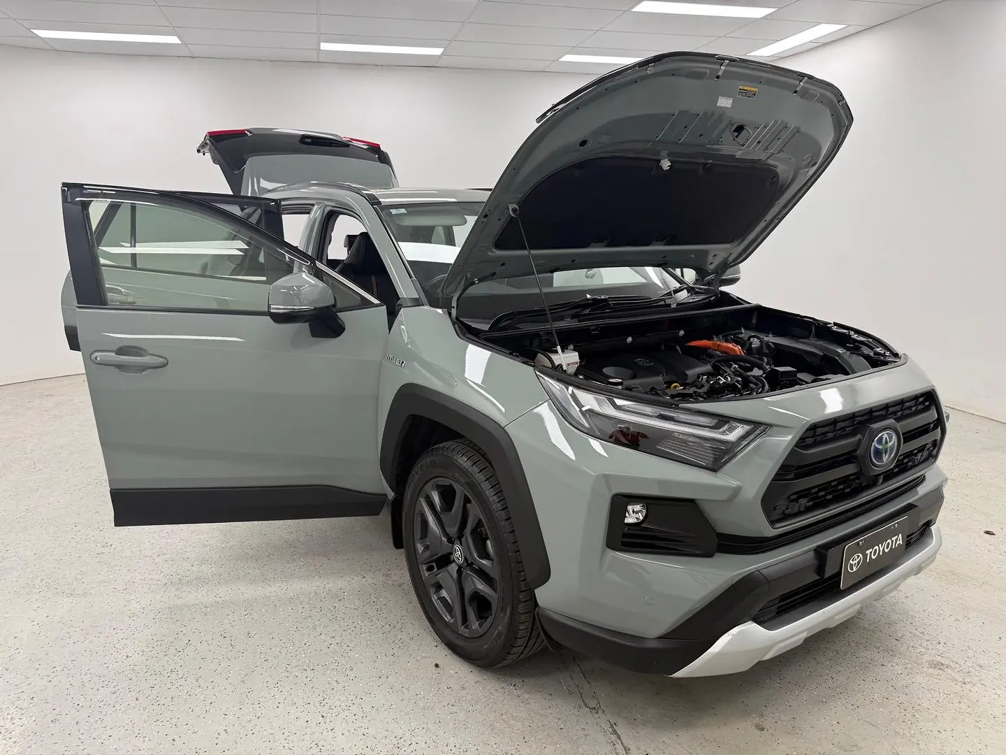 2022 Toyota RAV4 Gallery Image 23