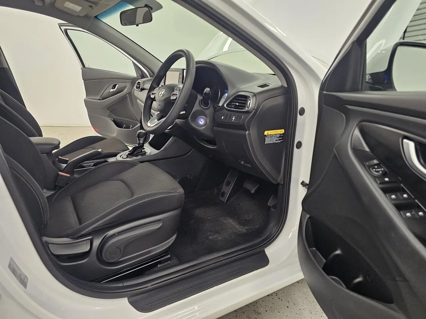 2020 Hyundai i30 Gallery Image 21