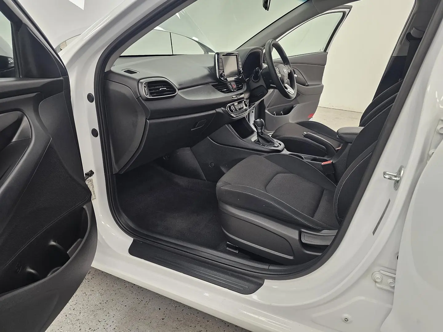 2020 Hyundai i30 Gallery Image 11