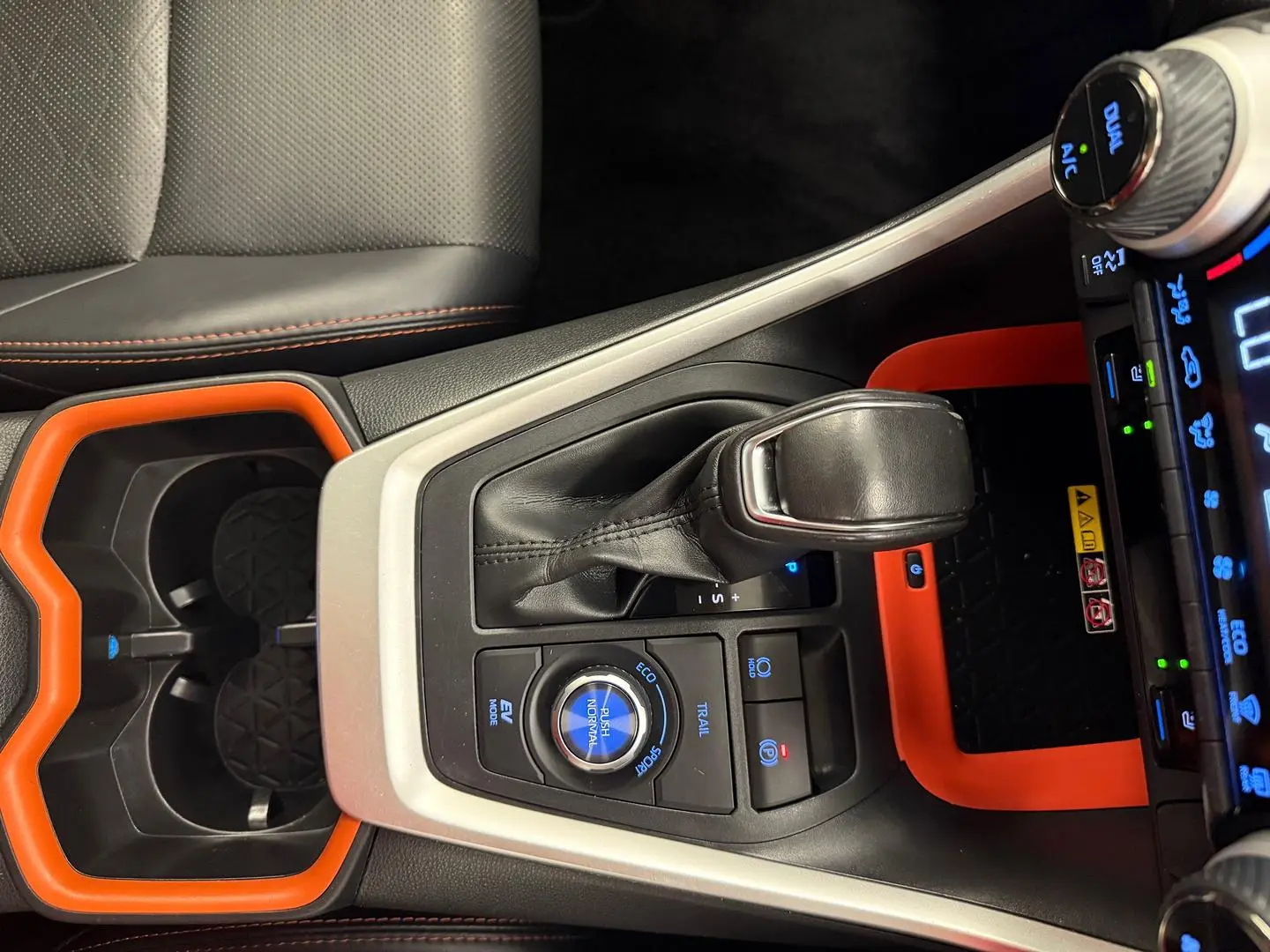 2022 Toyota RAV4 Gallery Image 38