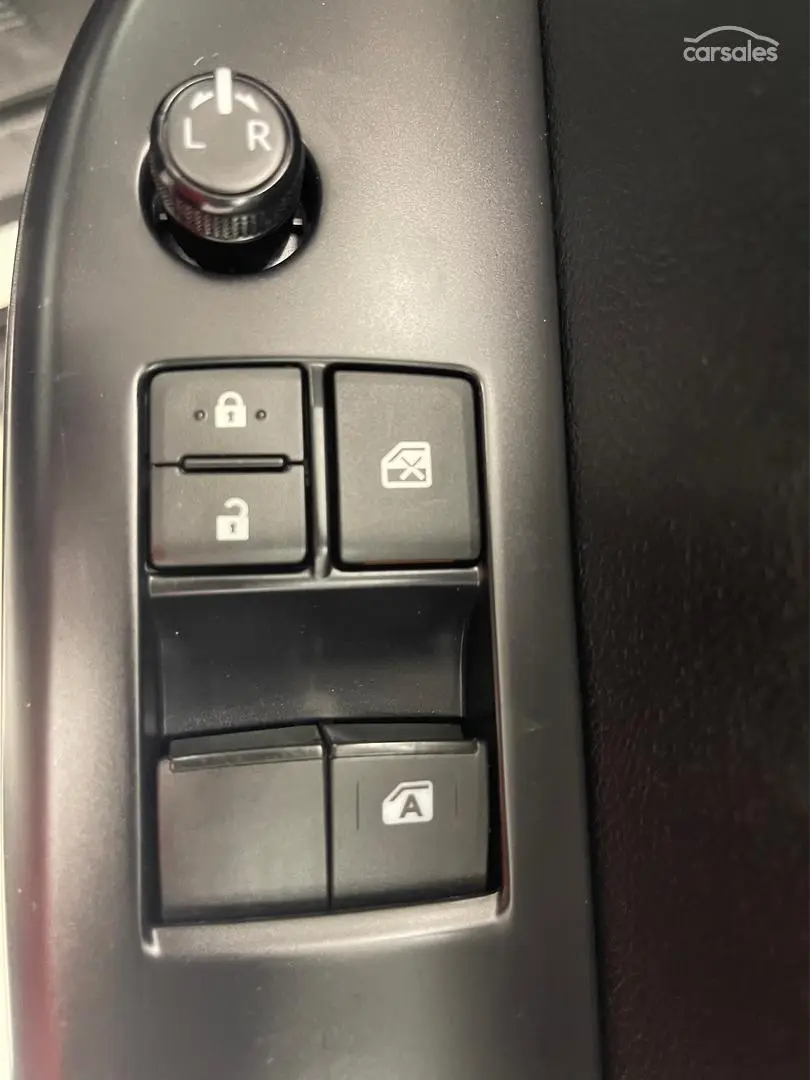 2024 Toyota Hilux Gallery Image 19