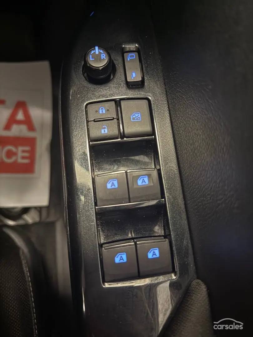 2017 Toyota Hilux Gallery Image 28