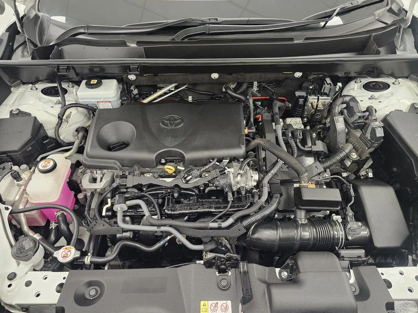 2022 Toyota RAV4 Gallery Image 27