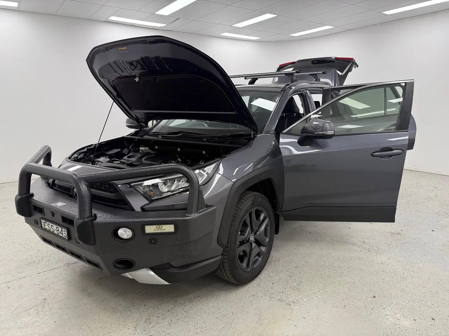 2022 Toyota RAV4 Gallery Image 8