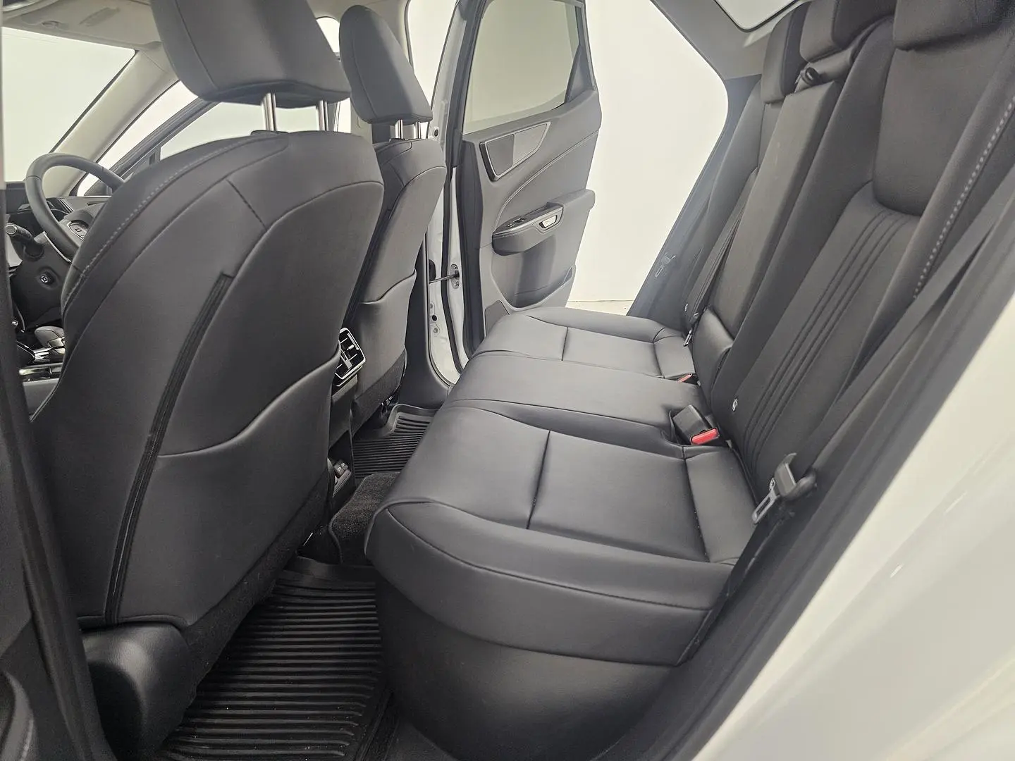 2025 Lexus NX Gallery Image 15