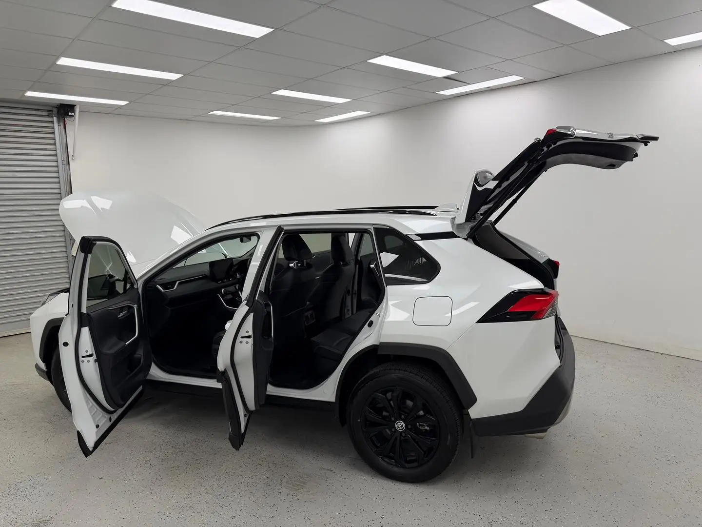 2023 Toyota RAV4 Gallery Image 11