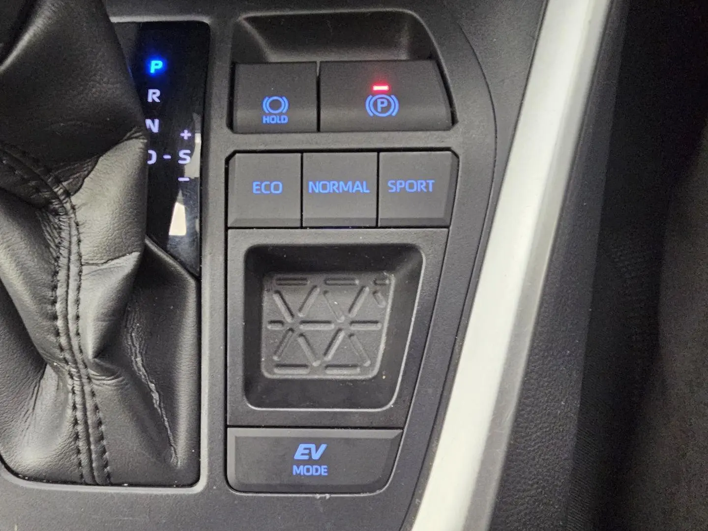 2022 Toyota RAV4 Gallery Image 34